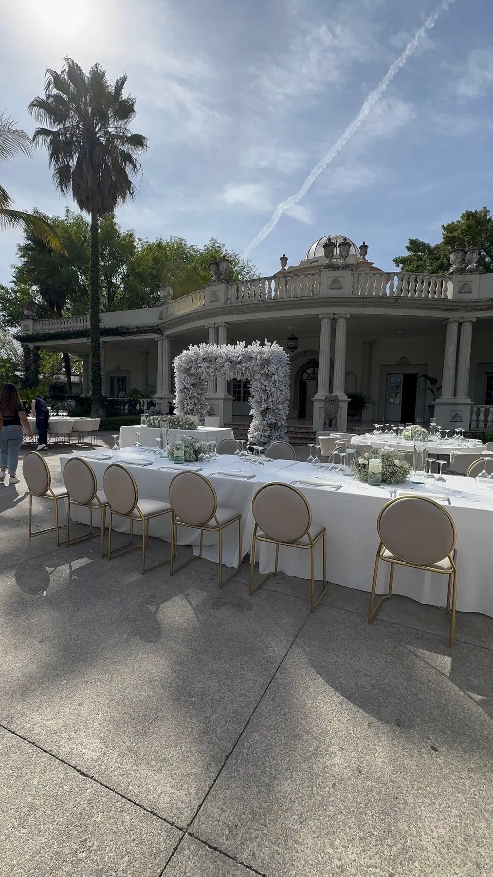 Montaje floral completo para boda en exterior